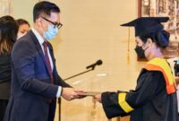 Sebanyak 27 pekerjaan imigran Indonesia di Hongkong berhasil meraih gelar sarjana.