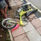 Pemotor yang menabrak polisi yang tengah bertugas harus berurusan dengan polisi. Pemotor itu dijerat dengan berbagai pasal