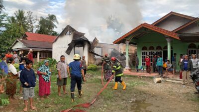 Satu Panti Asuhan dan 7 Kontrakan di Kota Padang Hangus Terbakar