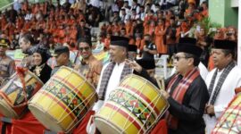 Pemukulan Gandang Tabuah menandai di launchingnya Muatan Lokal Bahasa dan Sastra Minangkabau Serta Program Transformasi Digital  Pendidikan di Kota Solok