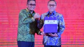 Wali Kota Padang Hendri Septa bersama Menteri Perdagangan RI Zulkifli Hasan saat acara Rakernas Apeksi di Kota Padang, Minggu (7/8). Foto: Diskominfo Kota Padang 