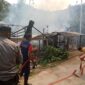 Dua unit rumah semi permanen hangus terbakar di Pesisir Selatan. Foto: Damkar Pesisir Selatan.