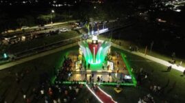 Tugu Apeksi berdiri di Padang, merupakan satu-satunya di Indonesia. 