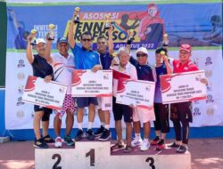 Rektor UNP Ganefri Raih Juara 1 Asosiasi Tennis Profesor di Surabaya