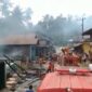 Sebuah rumah dan warung hangus terbakar di V Koto Kampuang Dalam, Kabupaten Padang Pariaman