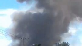 Kebakaran bangunan rumah kos di samping rel kereta api