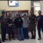 Dua remaja perempuan yang terjaring razia Satpol PP Pesisir Selatan, Rabu (31/8) dini hari.