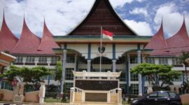 Kantor Bupati Pesisir Selatan di Jalan Agus Salim, Painan.