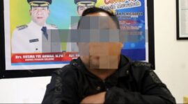 Saat Oknum Satpol PP Pessel yang diduga mencabuli remaja yang masih di bawah umur memberikan klarifikasi.