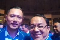 Ketua Umum DPP Partai Demokrat Agus Harimurti Yudhoyono foto bersama dengan Ketua DPC Partai Demokrat Pesisir Selatan Ali Tanjung dalam Rapat Pimpinan Nasional (Rapimnas) Partai Demokrat di Jakarta Convention Center