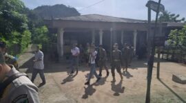 Beberapa orang pelajar SMAN 1 Painan saat diciduk oleh Satpol PP setempat.