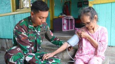 Satgas TMMD beri layanan pengecekan kesehatan gratis