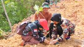 Anggotas FKPPI Ikut Serta Bantu Satgas TMMD Dalam Penghijauan