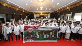 Antusiasme ribuan ulama dan tokoh Minangkabau saat menghadiri kegiatan Istighosah Kebangsaan dan Doa Bersama di Sumatera Barat 