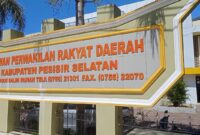Kantor DPRD Kabupaten Pesisir Selatan yang beralamat di Jalan Agus Salim, Painan. Foto: Afrizal/bandasapuluah.com