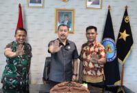 Silahturahmi dan koordinasi perantau IKWAL Jakarta yang diwakili oleh Kolonel Ardijon (kiri) dan Iptu Amral (kanan) dengan Direktur Advokasi Deputi Bidang Pencegahan BNN RI Brigjen Pol Jafriedi (tengah).