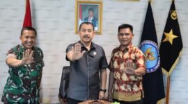 Silahturahmi dan koordinasi perantau IKWAL Jakarta yang diwakili oleh Kolonel Ardijon (kiri) dan Iptu Amral (kanan) dengan Direktur Advokasi Deputi Bidang Pencegahan BNN RI Brigjen Pol Jafriedi (tengah).