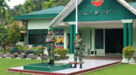 Komandan Kodim 0311/Pesisir Selatan Letkol Inf Sunardi membacakan amanat Kepala Staf Angkatan Darat (KASAD) Jenderal TNI Dudung Abdurahman saat upacara 17-an di Makodim 0312/Pessel, Jumat (17/2)