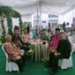 Dalam Alek: paling kanan pak Dirwan baju hitam di sampingnya baju merah Prof. Dato Paduka Dr. Mohd. Rosli Saludin Raja Tarombo Negeri Sembilan Malaysia.