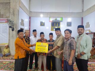 Safari Ramadan di Koto Pulai, Zarfi Deson Apresiasi Kekompakan Pemuda dalam Pembangunan Masjid