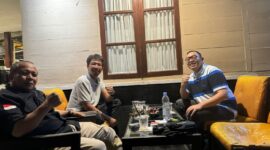 Bakal Calon Bupati Pesisir Selatan Welly Bernando bersama Wakil Ketua MPC Pemuda Pancasila Pesisir Selatan dan Majelis Pertimbangan Organisasi MPC Pemuda Pancasila Pessel Fahrizal Indra 