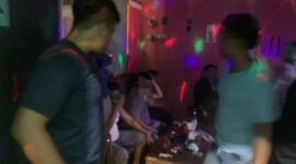 Satgas Trantibum Satpol PP dan Damkar Pesisir Selatan saat menggelar razia tempat hiburan malam pada Februari 2023