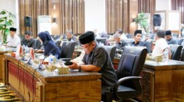 Anggota DPRD Pesisir Selatan saat berada di Ruang Rapat Paripurna