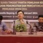 Ketua KPU Pessel Aswandi (tengah)