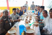 Kapolres Pesisir Selatan AKBP Nurhadiansyah, S.I.K bersilahturahmi dan makan siang bersama sejumlah tokoh masyarakat dan Niniak Mamak di Kec. Koto Tarusan