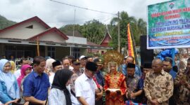 Menteri Desa dan Pembangunan Daerah Tertinggal Republik Indonesia Yandri Susanto saat meresmikan Bumnag Tirta Gunung Talau, Nagari Lumpo, Kecamatan IV Jurai, Kabupaten Pesisir Selatan, Minggu (15/12/2024)