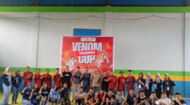 Foto bersama seusai pembukaan Venom Tournament Cup di Lapangan Futsal Keluarga, Kecamatan Lengayang, Kamis (19/12/2024)