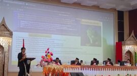Prof Deendarlianto saat jadi pembicara dalam Rapat Paripurna DPRD Pesisir Selatan terkait Hari Ulang Tahun Pesisir Selatan ke-77