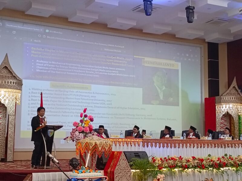 Prof Deendarlianto saat jadi pembicara dalam Rapat Paripurna DPRD Pesisir Selatan terkait Hari Ulang Tahun Pesisir Selatan ke-77