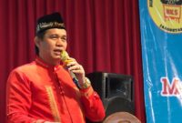 Anak Salido yang kini menjabat sebagai Direktur Eksekutif Minang Diaspora Network-Global (MDNG) atau Jaringan Perantau Minang Sedunia, Burmalis Ilyas saat memberikan sambutan dalam acara Halal Bihalal Himpunan Keluarga Salido se-jabodetabek.