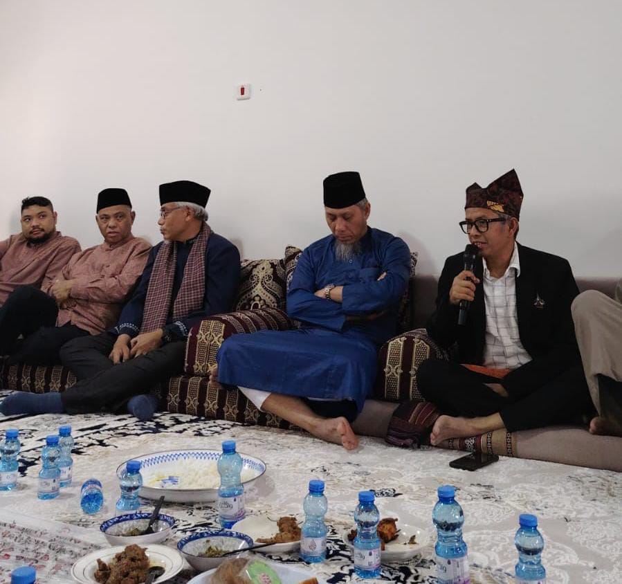 Duta Besar RI untuk Qatar Ridwan Hassan dalam acara Halal bihalal sekaligus pengukuhan Pengukuhan Pengurus Ikatan Keluarga Minang (IKM) Qatar