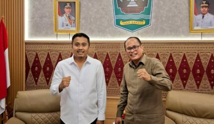 Vasko Ruseimy Janji Tuntaskan Persoalan Pukat Harimau di Pessel Lewat Pendekatan Ninik Mamak