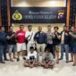 Dua terduga pengedar sabu di Bayang saat diamankan Satresnarkoba di Mapolres Pesisir Selatan. (Foto: Humas Polres Pessel)
