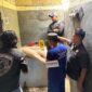 Rekonstruksi kasus pembunuhan sadis warga Sutera digelar di Bukit Ransam, Kamis (12/6/2025). Tersangka BS alias Bobi memperagakan 16 adegan mulai dari pembunuhan hingga penyembunyian jasad korban.

