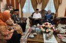 Suasana audiensi antara Gubernur Sumbar dan perwakilan IKM Qatar yang berlangsung hangat dan penuh keakraban.
