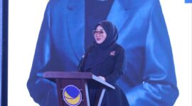 Anggota DPR RI Lisda Hendrajoni saat memberikan sambutan pada Rakerwil Partai NasDem Sumbar