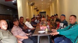 Suasana penuh keakraban dalam Arisan Rang Sikumbang asal Lengayang, Pesisir Selatan, di Rumah Makan Minang Tembaga, Kemayoran, Jakarta Pusat, Minggu (12/10/2025).