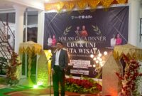 Bupati Pesisir Selatan Hendrajoni Dt Bando Basau saat memberikan sambutan pada acara Malam Gala Dinner Uda-Uni Duta Wisata Pesisir Selatan di Rumah Dinas Bupati pada Kamis (30/10/2025) malam.