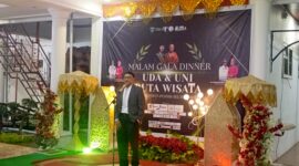 Bupati Pesisir Selatan Hendrajoni Dt Bando Basau saat memberikan sambutan pada acara Malam Gala Dinner Uda-Uni Duta Wisata Pesisir Selatan di Rumah Dinas Bupati pada Kamis (30/10/2025) malam.