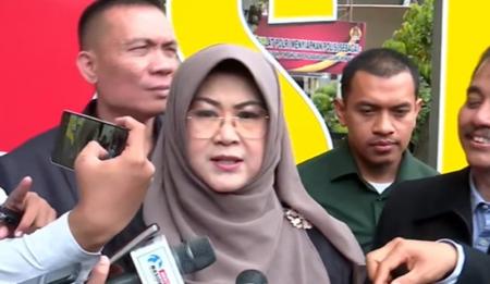 Dokter Tifa mengatakan, Jokowi stres karena kasus ijazah palsu sehingga menyarankan dirinya berobat ke luar negeri

