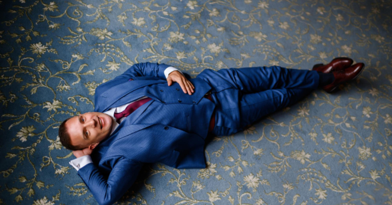 “Earth Time” adalah tren global baru untuk mengurangi stres dan meningkatkan kejernihan mental dengan gaya hidup berbaring

