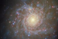 Galaksi Terdekat Ini Menunjukkan Bagaimana Awan Beku Menyala Menjadi Bintang

