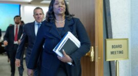 Gubernur Fed AS Cook menawarkan pembelaan terperinci dalam kasus penipuan hipotek | Berita Bisnis dan Ekonomi

