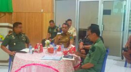 Wakil Bupati Pesisir Selatan Risnaldi Ibrahim saat menghadiri rapat koordinasi lanjutan penyiapan lahan pembangunan Yonif TP, yang digelar di Makodim 0311/Pesisir Selatan, Painan, Selasa (4/11/2025). 