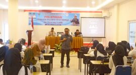 Wakil Bupati Pesisir Selatan Risnaldi Ibrahim saat memberi sambutan dalam acara Pelatihan Peningkatan Pengetahuan dan Keterampilan bagi Tenaga Kerja Mandiri