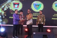 Pesisir Selatan Raih Juara 2 Anugerah KIP Sumbar 2025, 2 Nagari Sabet Peringkat Teratas